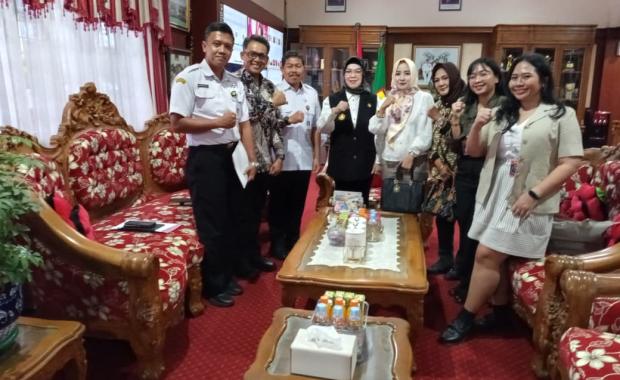 With Sukoharjo Regent Etik Suryani