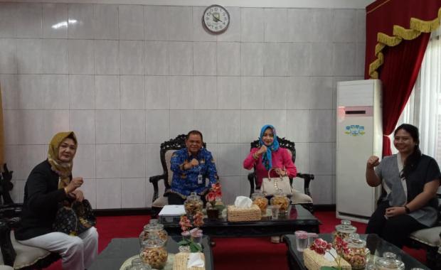 With Semarang Regent Ngesti Nugraha